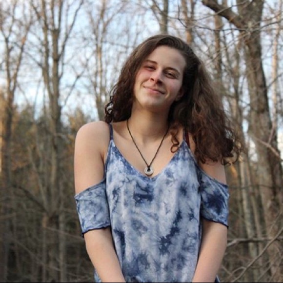 Meet your Posher, Caitlyn - Picture 7 of 7